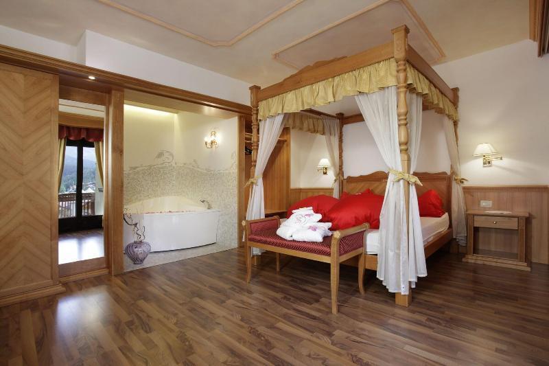 Cavallino Lovely Hotel Andalo Exterior photo